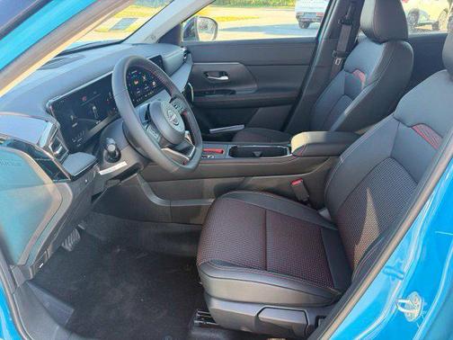 Arctic Ice Blue Metallic/Super Black 2027 Nissan Kicks SR