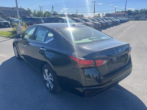 2025 Nissan Altima S FWD