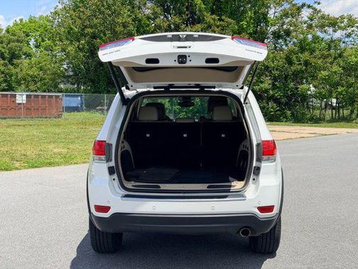 Bright White Clearcoat 2018 Jeep Grand Cherokee Limited