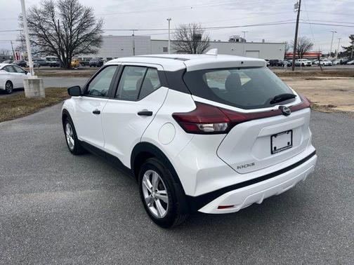 2025 Nissan Kicks S