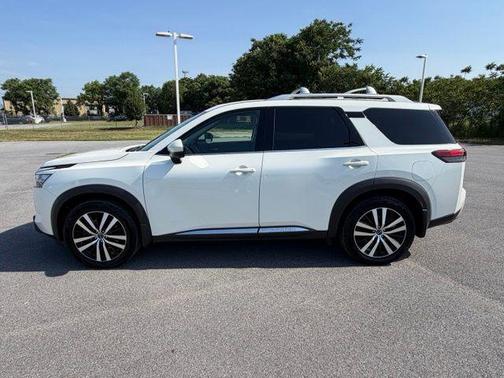 Pearl White Tricoat 2023 Nissan Pathfinder Platinum 4WD