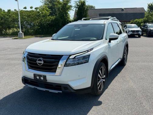 Pearl White Tricoat 2023 Nissan Pathfinder Platinum 4WD