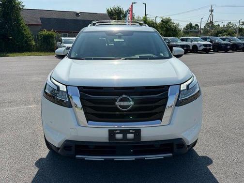 Pearl White Tricoat 2023 Nissan Pathfinder Platinum 4WD