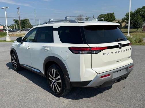 Pearl White Tricoat 2023 Nissan Pathfinder Platinum 4WD