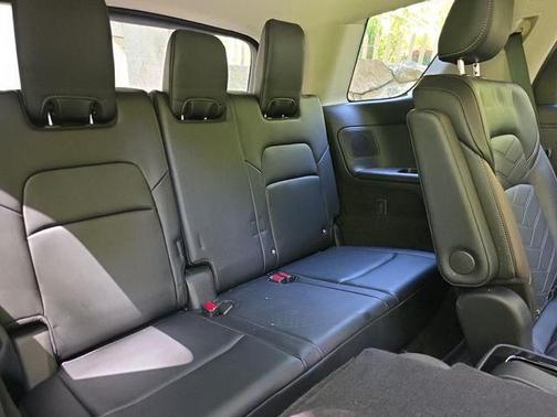 Pearl White Tricoat 2023 Nissan Pathfinder Platinum 4WD