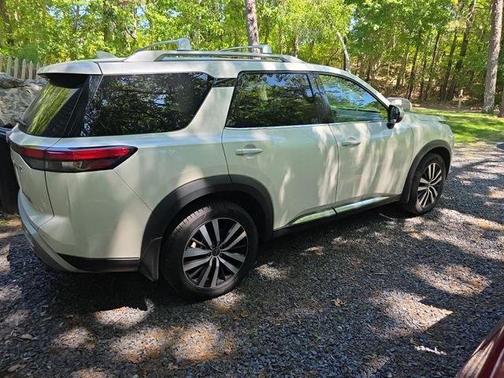 Pearl White Tricoat 2023 Nissan Pathfinder Platinum 4WD
