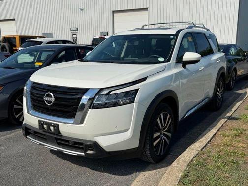 Pearl White Tricoat 2023 Nissan Pathfinder Platinum 4WD