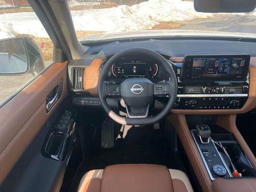Everest White Pearl Tricoat 2026 Nissan Pathfinder Platinum