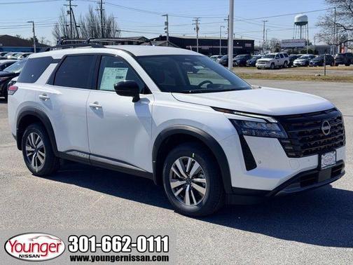 2026 Nissan Pathfinder SL