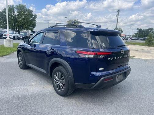 2022 Nissan Pathfinder SV 4WD