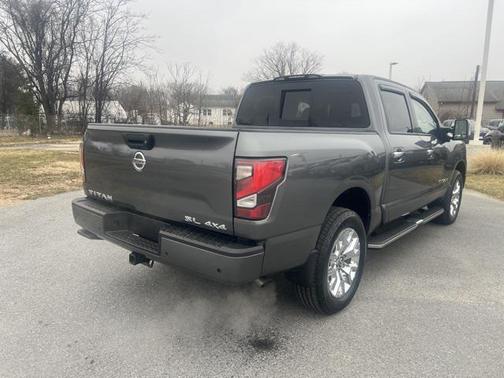 2021 Nissan Titan SL