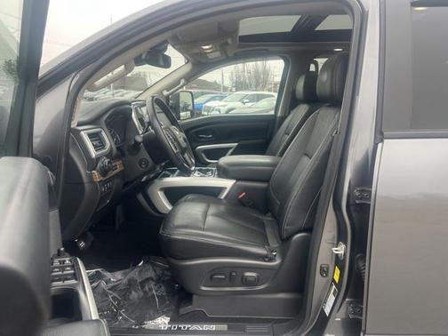 2021 Nissan Titan SL