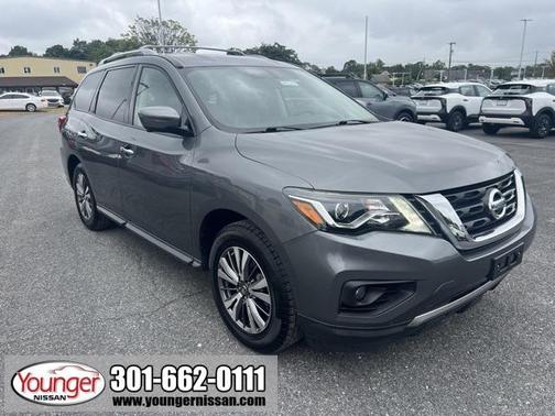 2019 Nissan Pathfinder SL