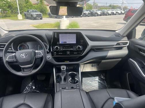 2023 Toyota Highlander Hybrid XLE
