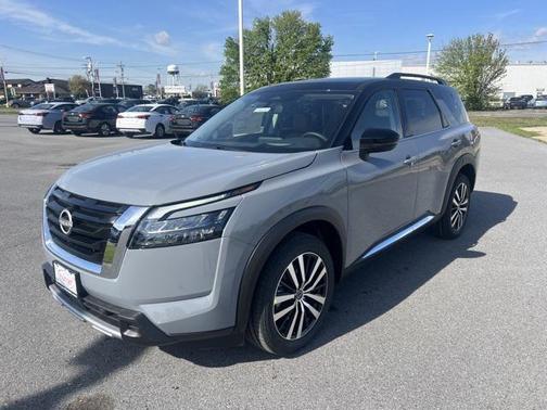 2025 Nissan Pathfinder Platinum 4WD