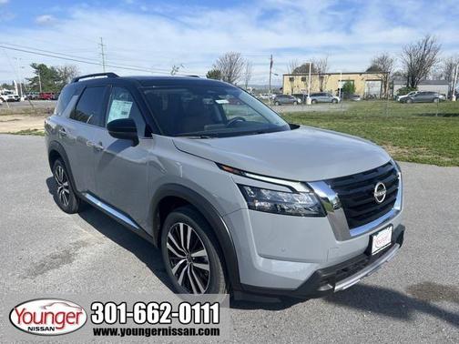 2025 Nissan Pathfinder Platinum 4WD