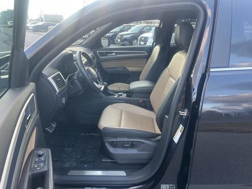 2022 Volkswagen Atlas Cross Sport 2.0T SEL