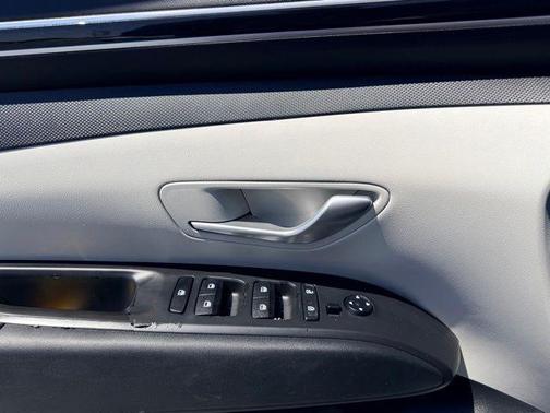 Quartz White 2022 Hyundai TUCSON SEL