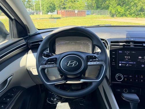 Quartz White 2022 Hyundai TUCSON SEL