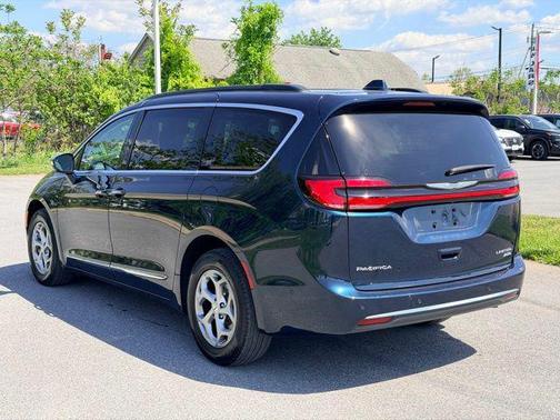Fathom Blue Pearlcoat 2022 Chrysler Pacifica Limited