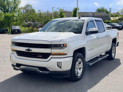 Iridescent Pearl Tricoat 2018 Chevrolet Silverado 1500 2LT