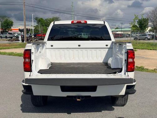 Iridescent Pearl Tricoat 2018 Chevrolet Silverado 1500 2LT
