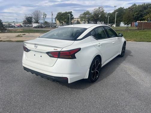 2025 Nissan Altima SR FWD