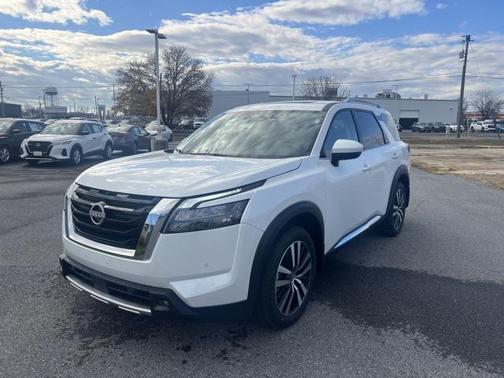 2025 Nissan Pathfinder Platinum 4WD