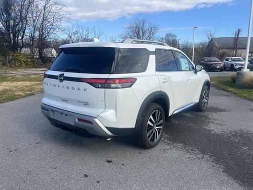 2025 Nissan Pathfinder Platinum 4WD