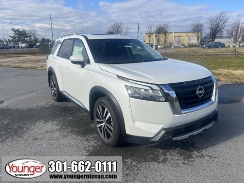 2025 Nissan Pathfinder Platinum 4WD