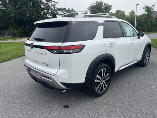2025 Nissan Pathfinder Platinum 4WD