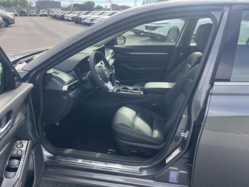 2025 Nissan Altima SR FWD