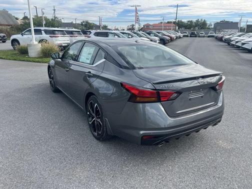 2025 Nissan Altima SR FWD