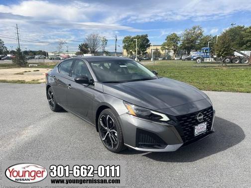 2025 Nissan Altima SR FWD