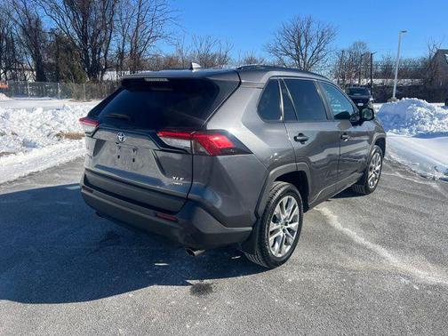 2022 Toyota RAV4 XLE Premium
