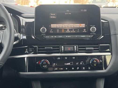 2025 Nissan Pathfinder SV FWD