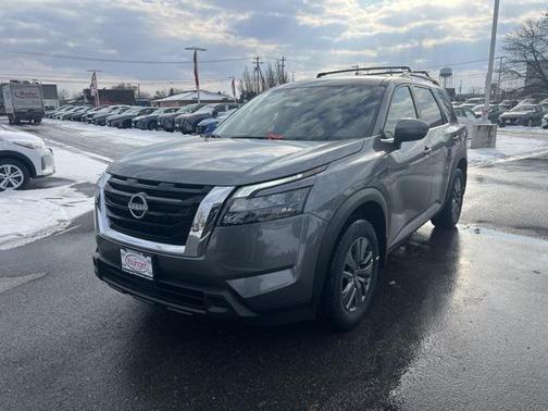 2025 Nissan Pathfinder SV FWD