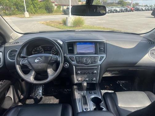 2018 Nissan Pathfinder SL
