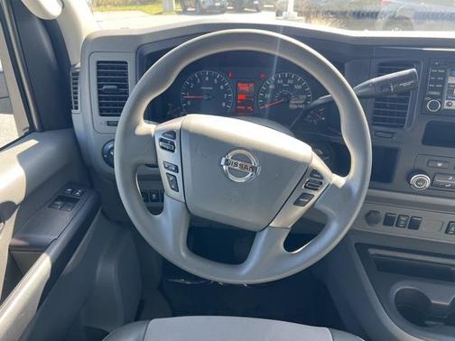 2015 Nissan NV Cargo NV2500 HD SV V6