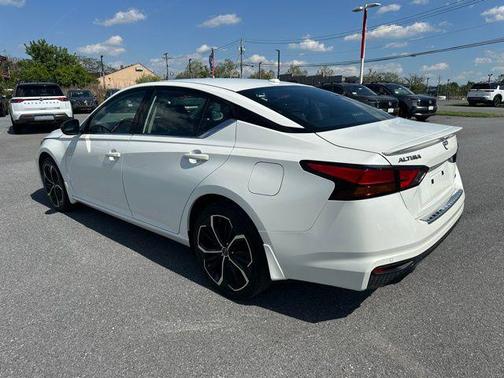 Pearl White Tricoat 2023 Nissan Altima SR Intelligent AWD