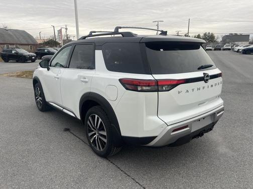 2025 Nissan Pathfinder Platinum 4WD