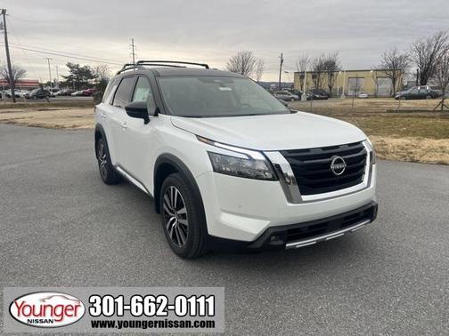 2025 Nissan Pathfinder Platinum 4WD