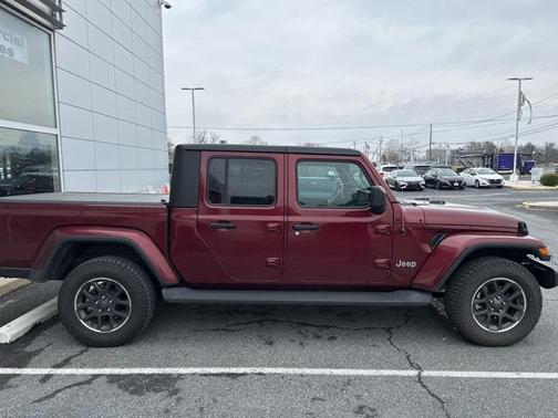 2022 Jeep Gladiator Overland