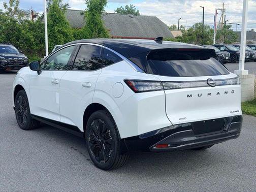Everest White Pearl Tricoat/Super Black 2026 Nissan Murano Platinum