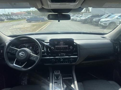 2025 Nissan Pathfinder SV 4WD