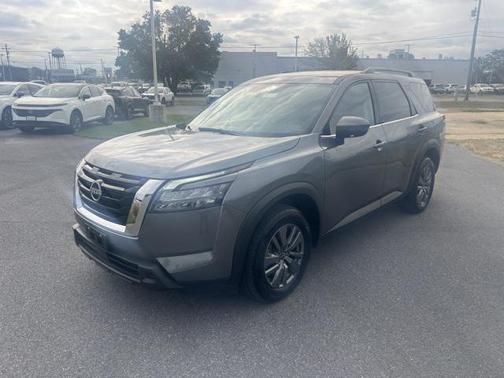 2025 Nissan Pathfinder SV 4WD