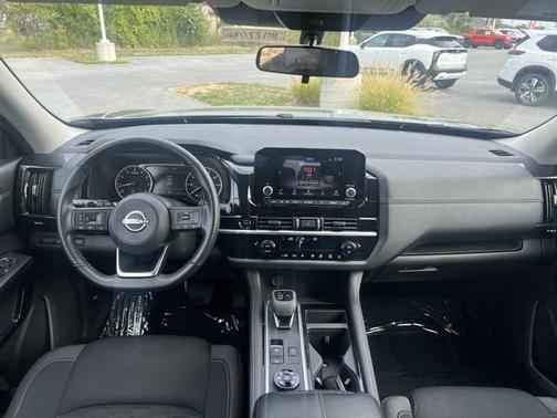 2025 Nissan Pathfinder SV 4WD