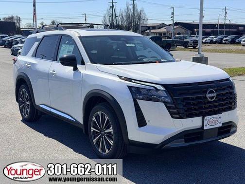 Everest White Pearl Tricoat 2026 Nissan Pathfinder Platinum