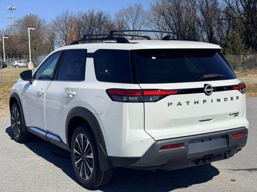 Everest White Pearl Tricoat 2026 Nissan Pathfinder Platinum