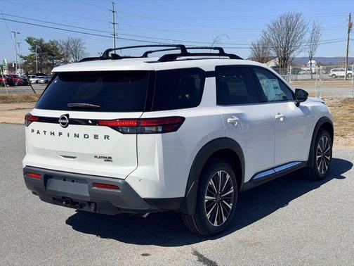 Everest White Pearl Tricoat 2026 Nissan Pathfinder Platinum